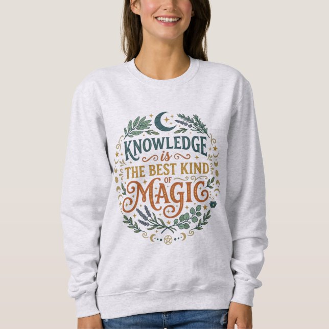 Camiseta Knowledge is the Best Kind of Magic Book Moon (Frente)