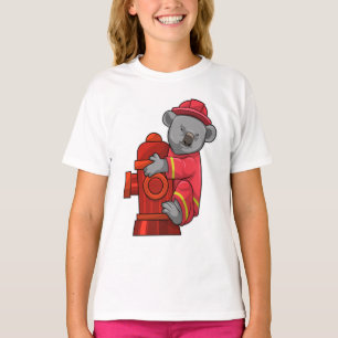 Camiseta Koala como Bombeiro com Hidrante de Fogo