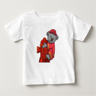 Camiseta Koala como Bombeiro com Hidrante de Fogo