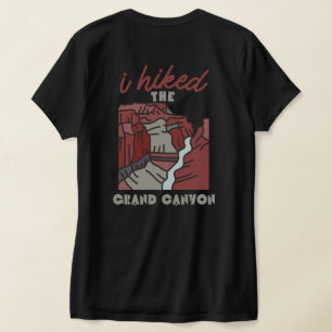 Camiseta lá atrás, eu caminhava no Grand Canyon.