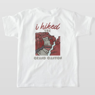 Camiseta lá atrás, eu caminhava no Grand Canyon.