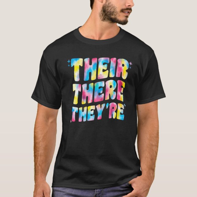 Camiseta Lá estão eles, professores ingleses, humor gramati (Frente)