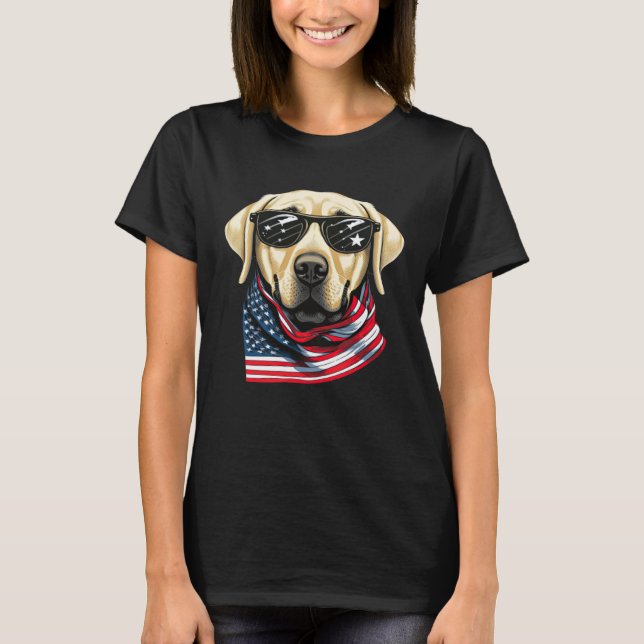 Camiseta Labrador Amarelo Com Bandeira Americana Patriótica (Frente)