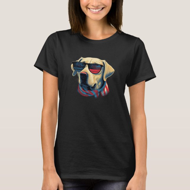 Camiseta Labrador Amarelo nos óculos escuros e bandeira A 4 (Frente)