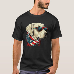 Camiseta Labrador Amarelo nos óculos escuros e bandeira A 4