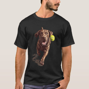 Camiseta Labrador Marrom Perseguindo Bola