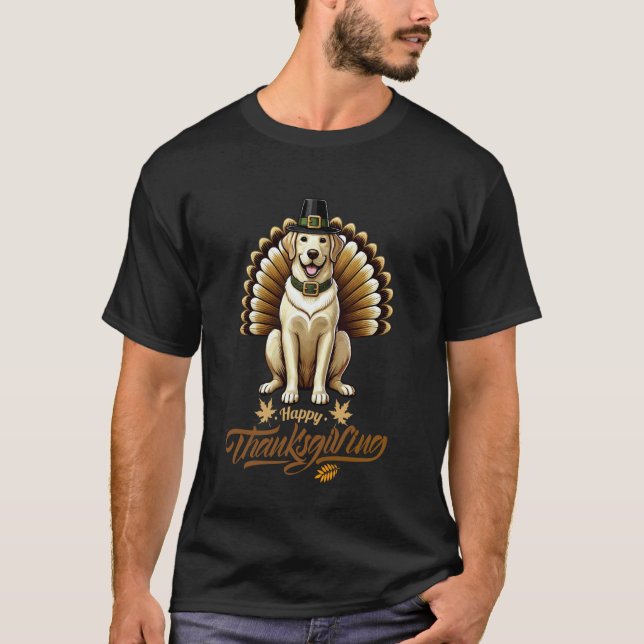 Camiseta Labrador Retriever Engraçado com Penas de Peru do  (Frente)