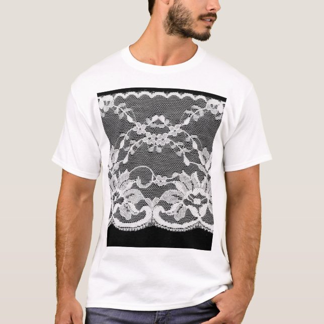 Camiseta Lace floral branco: fundo preto. (Frente)