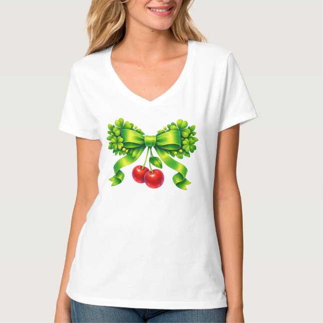 Camiseta Laco de Trevo da Sorte com Cerejas no Design Verde (Frente)