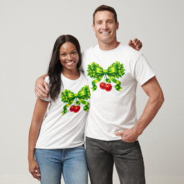 Camiseta Laço de Trevo Sortudo com Cerejas em Design Verde