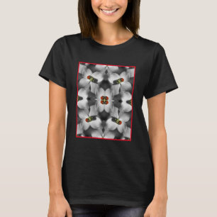 Camiseta Ladybug Na Dogwood Flower Abstrato Nature