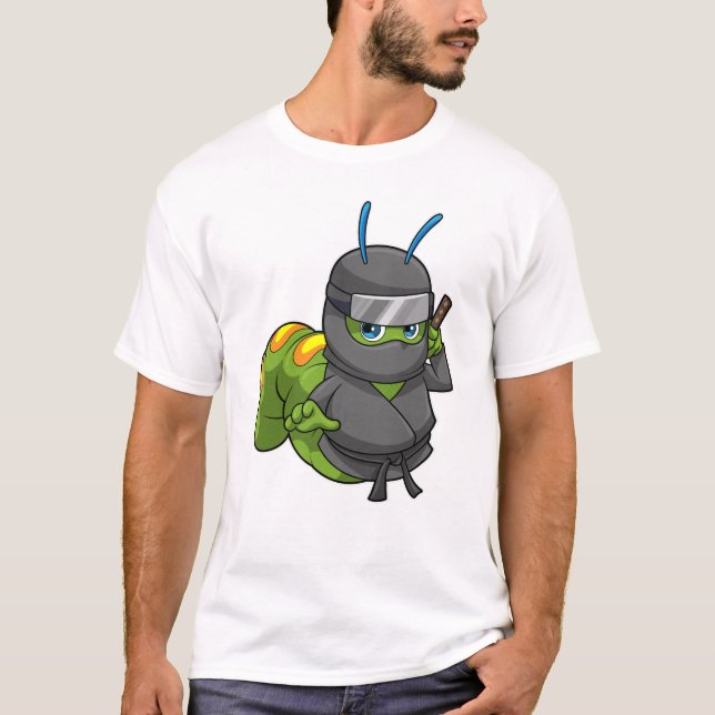 Camiseta Lagarta como Ninja com Espada (Frente)