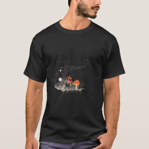 Camiseta Lagarta Surrealista com Cogumelos - Motivo Florest