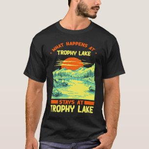 Camiseta Lago de Férias de Acampamento de Barco de Pesca La