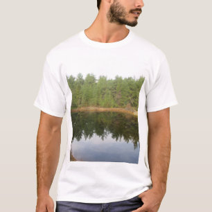 Camiseta Lago de Reflexão da Árvore do Pinheiro