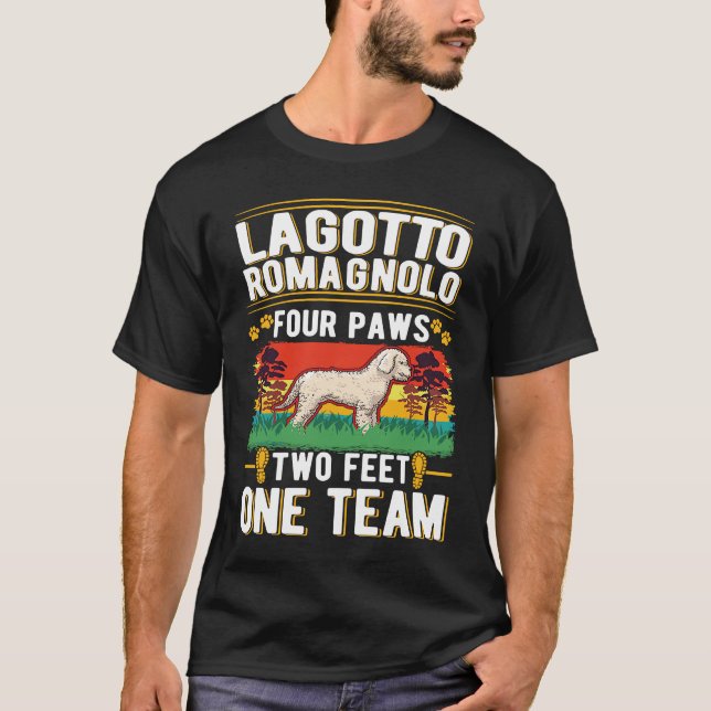 Camiseta Lagotto Romagnolo quatro patas dois pés um time (Frente)