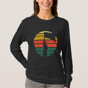 Camiseta Lançador de Bandeira Design Retro