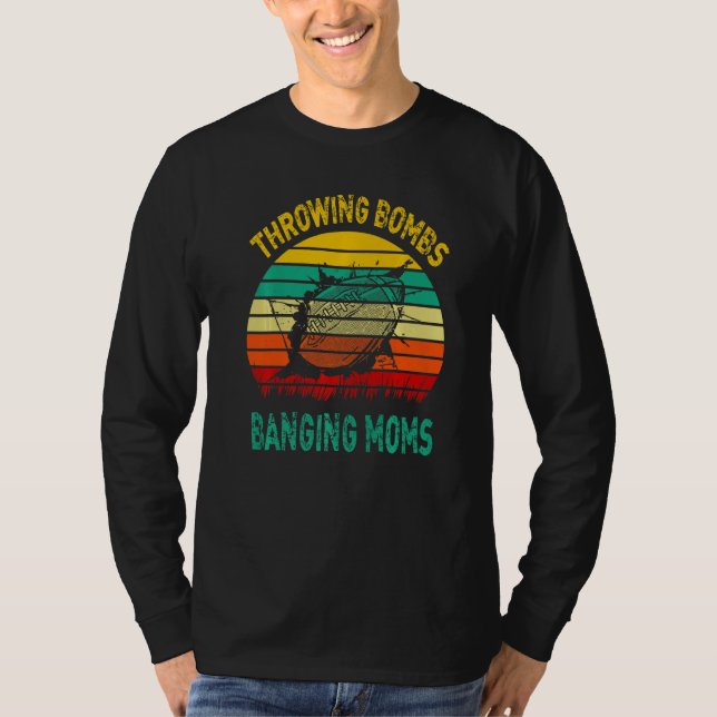 Camiseta Lançando Bombas Fodendo Mães  Futebol  4 (Frente)