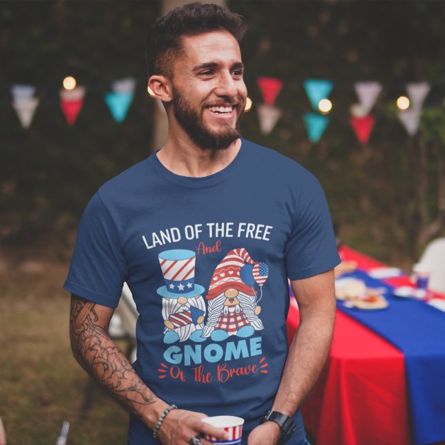 Camiseta Land of the Free and Gnome of the Brave (Criador carregado)