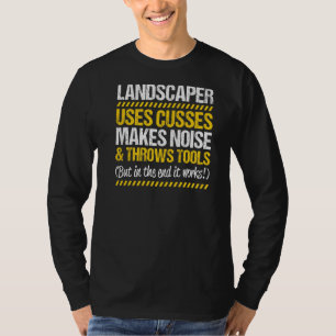Camiseta Landscape Gardener Throws Tools Landscaper