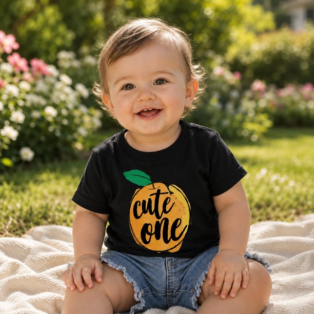 Camiseta Laranja Little Cutie (Criador carregado)