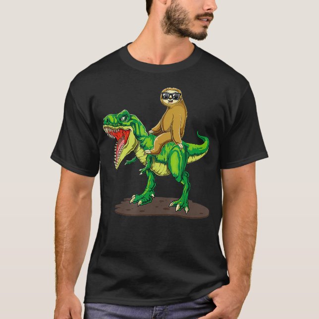 Camiseta Largura com óculos de sol cavalgando dinossauro T  (Frente)