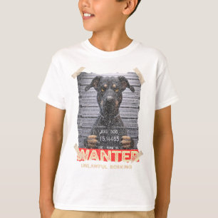 Camiseta Latido Ilegal: A Advertência Severa do Doberman