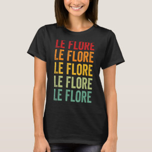 Camiseta Le Flore County Design de texto Arco-Íris de Oklah