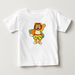 Camiseta Leão como Surfer com Surfboard