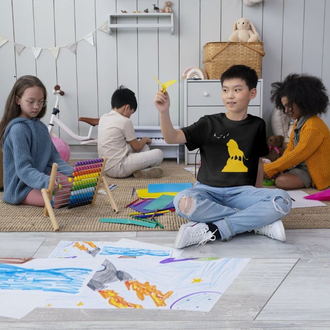 Camiseta Leão de Vida Selvagem Vazando Pássaros Céus Crianç (Criador carregado)