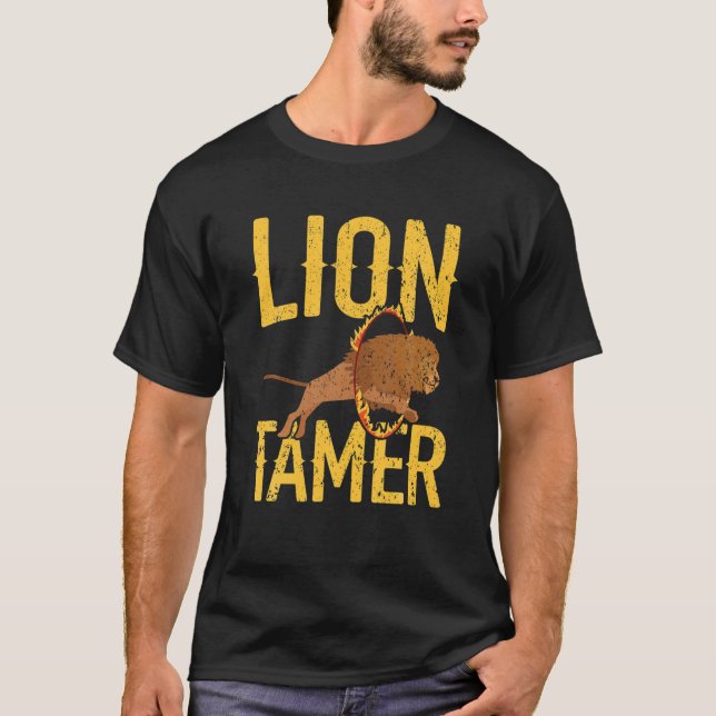 Camiseta Leão Tamer Funcionarios Circus Costume Carnaval Te (Frente)