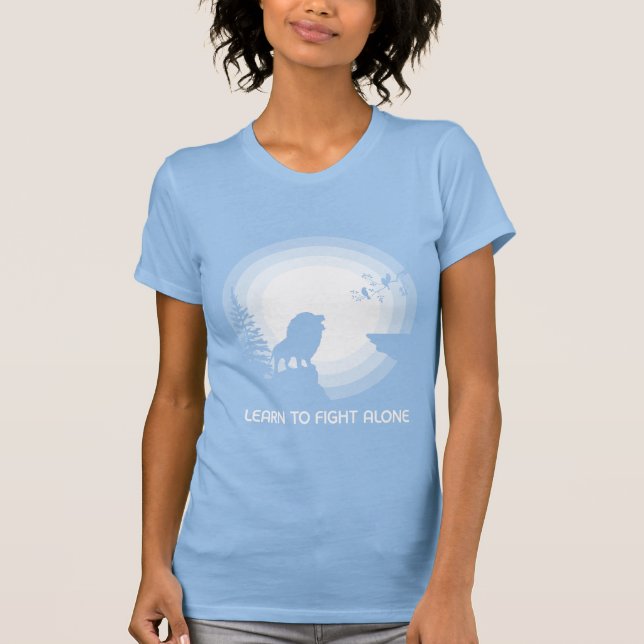 Camiseta Learn to Fight Alone – Lion Under Moonlight (Frente)