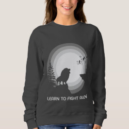 Camiseta Learn to Fight Alone – Lion Under Moonlight