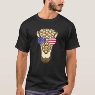 Camiseta Legal Pangolin Vestindo bandeira dos Estados Unido