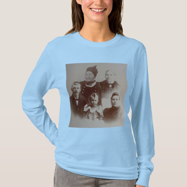 Camiseta Legenda longa de imagem B&W de colagem de família  (Frente)