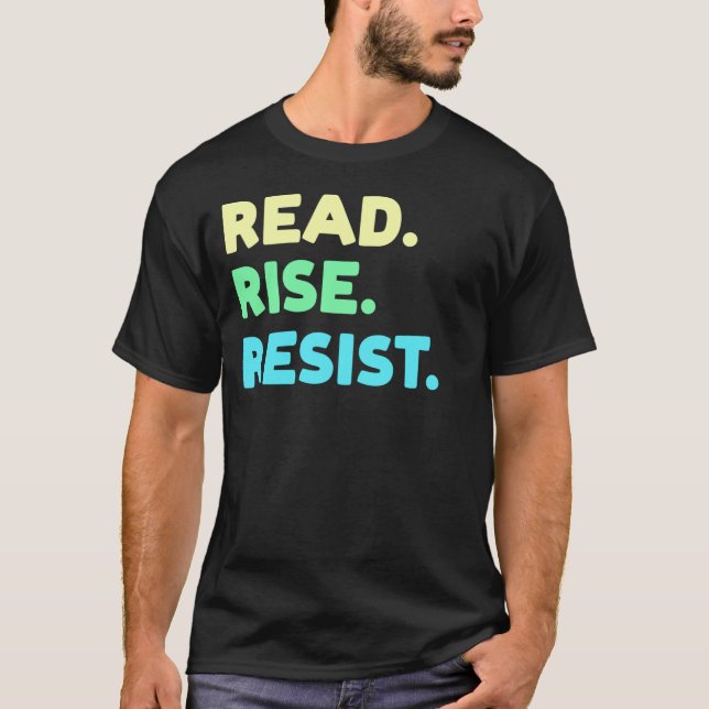 Camiseta Leia. Levante-se. Resistir. Leitura do Livro (Frente)