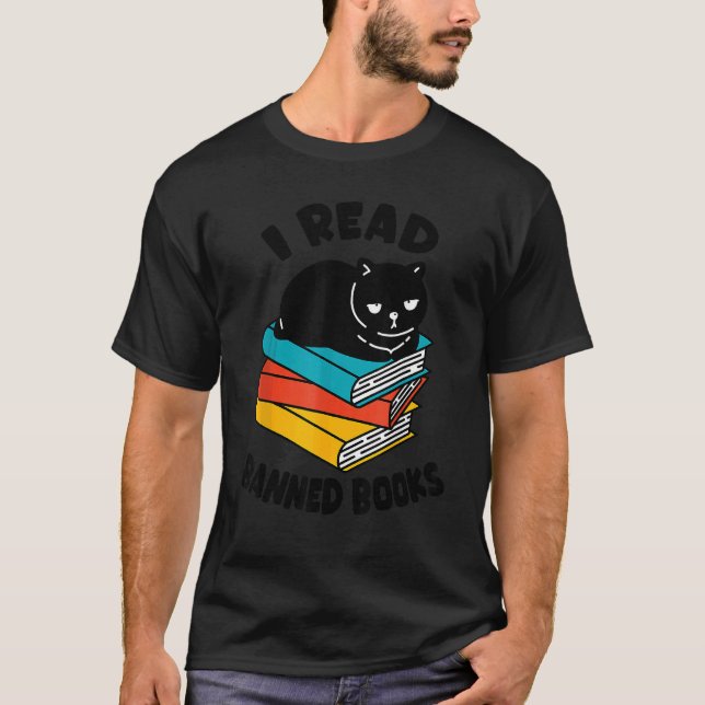 Camiseta Leio Livros Banidos Tee Black Cat Reader Bookworm (Frente)