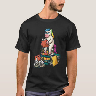 Camiseta Lendo Unicórnio Sentado Em Uma Pilha De Livros Uni
