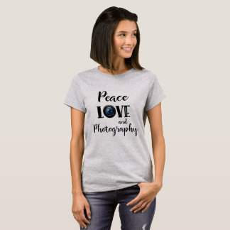 Camiseta Lente de Câmera Paz Amor e Fotografia Cinza
