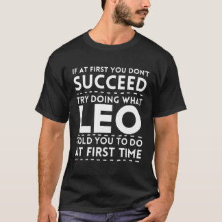 Camiseta LEO Engraçado Nome Personalizado Fazendo O Que Leo