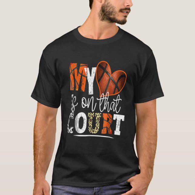 Camiseta Leopard Basquete Mãe Meu Coração Está No Tribunal  (Frente)