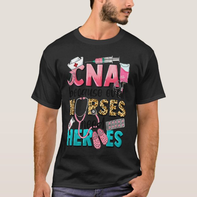 Camiseta Leopard CNA Because Even Nurse Need Heroes Western (Frente)