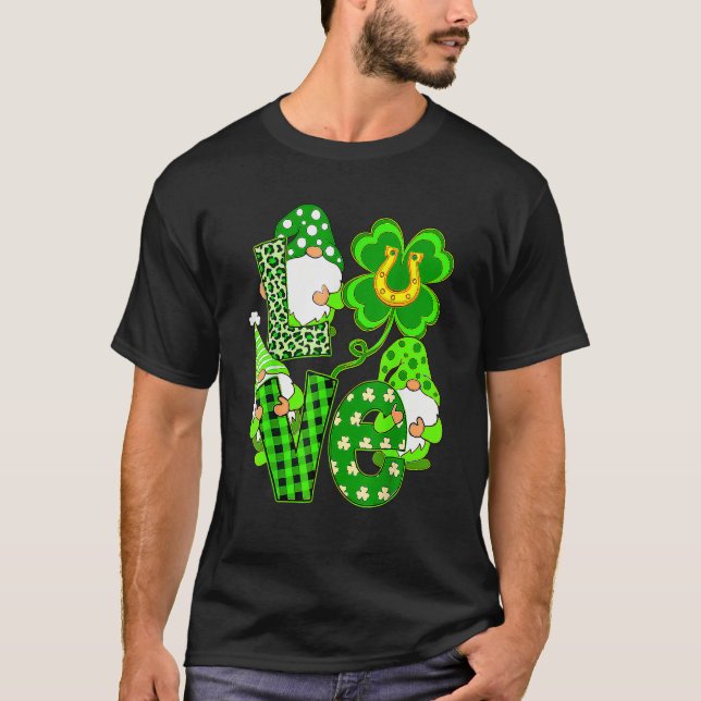 Camiseta Leopard Love Three Gnomes Lucky Shamrock St. Patri (Frente)