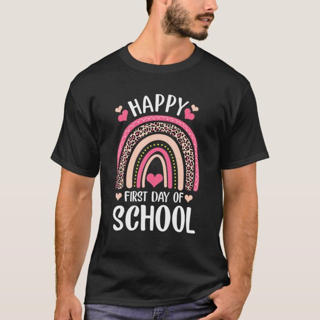 Camiseta Leopard Rainbow Feliz Primeiro Dia de Professora (Frente)