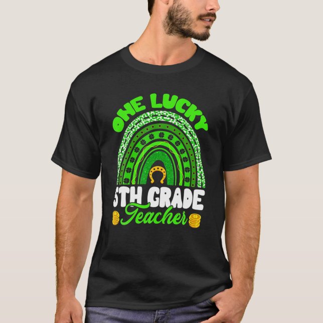 Camiseta Leopard Rainbow One Lucky 5 Teacher Rua Grade Pat (Frente)