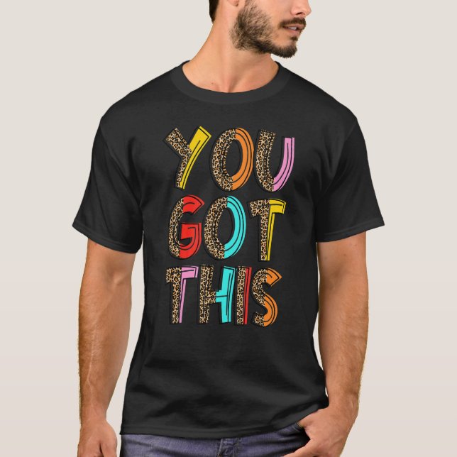 Camiseta Leopardo do Dia de Teste Motivacional Para Profess (Frente)
