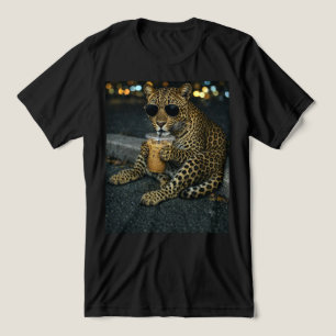 Camiseta Leopardo Legal Com Óculos De Sol Café Gelado