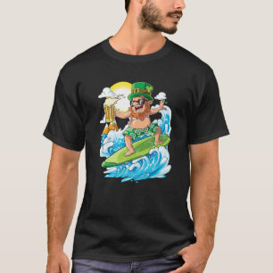 Camiseta Leprechaun Dia de São Patrício Havaiana surfando