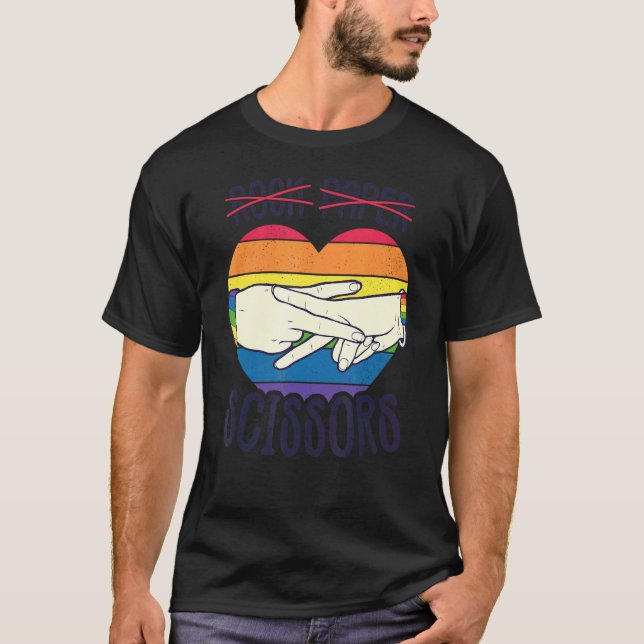 Camiseta Lesbian Pride Flag Rock Paper Tesoura Lésbica (Frente)