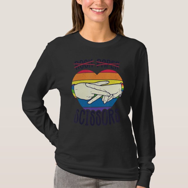 Camiseta Lesbian Pride Flag Rock Paper Tesoura Lésbica (Frente)